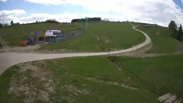 Widok na dolny odcinek stoku narciarskiego Master Ski