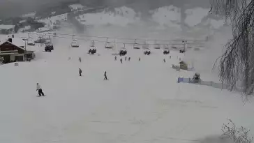 Obraz online z górnej stacji kompleksu Master-ski w Tyliczu