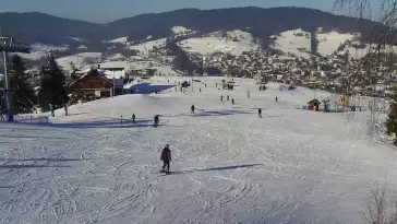 Obraz online z górnej stacji kompleksu Master-ski w Tyliczu