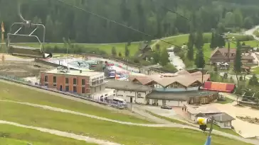 Kamera na SkiPark Oravice - widok na stok i termy Oravice na Słowacji Meander.
