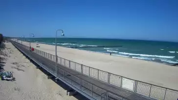 Ujęcie na promenadę i morze w Mielnie.