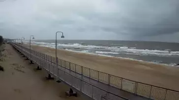 Ujęcie na promenadę i morze w Mielnie.