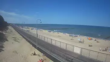 Ujęcie na promenadę i morze w Mielnie.