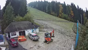 Widok na trasę zjazdową w Stacji Narciarskiej Myślenice-ski