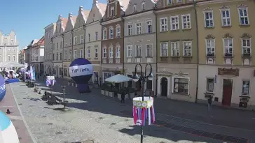 Widok online na opolską Aleję Gwiazd znajdującą się na Rynku