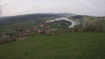 Malowniczy widoczek na Jezioro Solińskie w Bieszczadach.