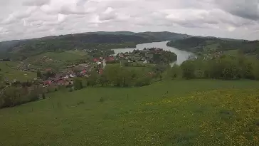 Malowniczy widoczek na Jezioro Solińskie w Bieszczadach.
