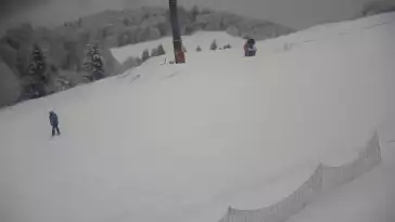 Ujęcie na trasy ze stoku w Poniwcu Małej Czantorii.