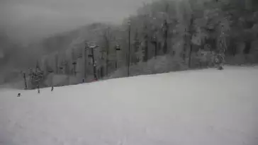 Ujęcie na trasy ze stoku w Poniwcu Małej Czantorii.