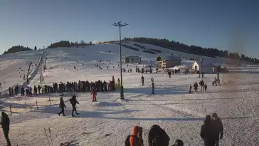 Widok na trasę tuż przy wyciągu orczykowym na Przełęczy Sokoła