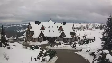 Widok na Hotel Redyk w Ząbie koło Zakopanego