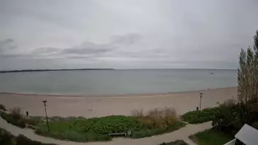Widok na Promenadę i Plażę w REWIE. Sporty wodne Zatoka Pucka
