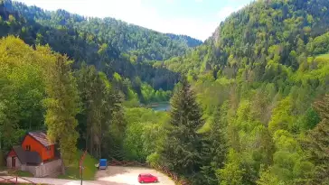 Widok z pienińskiego schroniska Orlica