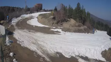 Zdjęcie z kamery na górną stację w ośrodku narciarskim Skolnity ski w Wiśle.