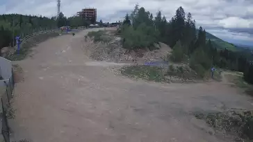 Zdjęcie z kamery na górną stację w ośrodku narciarskim Skolnity ski w Wiśle.