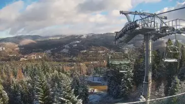 Skolnity SKI w WIŚLE - widok na kolej krzesełkową.
