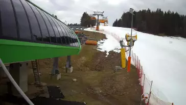 Dolna stacja kolei krzesełkowej w Krynicy Zdroju