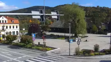 Widok na Suchą Beskidzką.