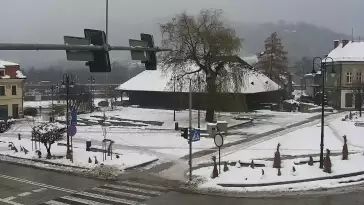 Widok na Suchą Beskidzką.