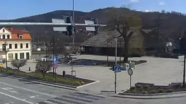 Widok na Suchą Beskidzką.