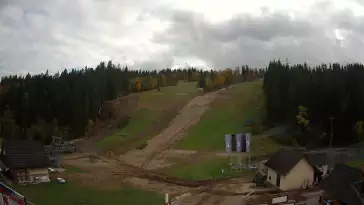 Widok z Kamery na dolną stację narciarską