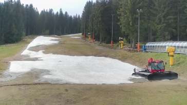 Idealne miejsce dla narciarzy i snowboardzistów. Czynne cały rok. Oglądaj live