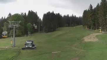 Idealne miejsce dla narciarzy i snowboardzistów. Czynne cały rok. Oglądaj live