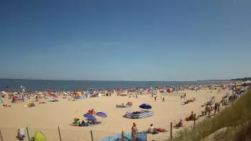 Kamera na plażę w Świnoujściu na żywo przepływające promy.