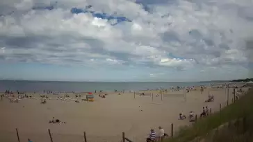 Kamera na plażę w Świnoujściu na żywo przepływające promy.