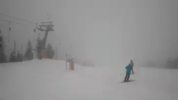 Widok z górnej stacji wyciągu orczykowego w Szczyrk Mountain Resort.