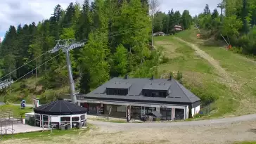 Widok z dolnej stacji Szczyrk Mountain Resort w Solisku