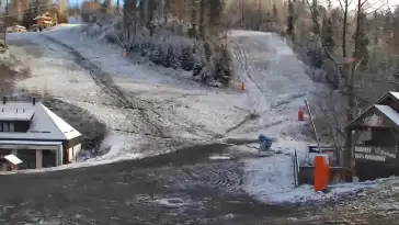 Widok z dolnej stacji Szczyrk Mountain Resort w Solisku