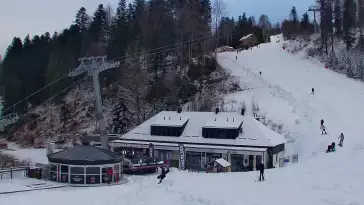 Widok z dolnej stacji Szczyrk Mountain Resort w Solisku
