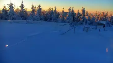 Widok ze Zbójnickiej Kopy w Szczyrku.