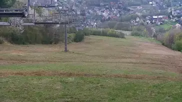 Widok na stację narciarską Szklana Góra w Harbutowicach.