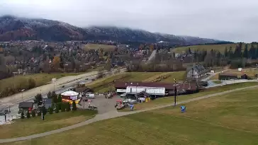 Widok na panoramę gór ze stacji narciarskiej Polana Szymoszkowa