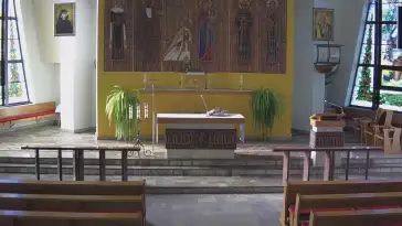 Widok na ołtarz z Kościoła Parafialnego w Roczynach.