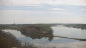 Widok z Kamery na styk rzeki Narew z Wisłą