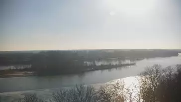 Widok z Kamery na styk rzeki Narew z Wisłą