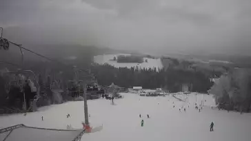 Widok na stok w TYLICZ.SKI w Beskidzie Sądeckim