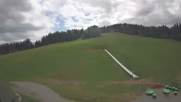 Widok z Kamery na trasę zjazdową w Tylicz.ski.