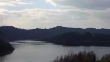 Jezioro Rożnowskie - widok z kamery online