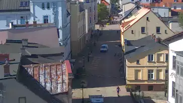 Widok na deptak w malowniczym miasteczku w Wejherowie.