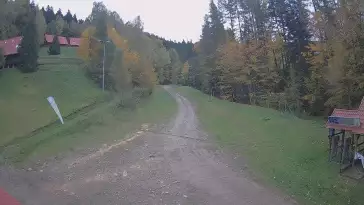 Widok na wyciąg orczykowy Stonoga w ośrodku narciarskim w Wierchomli