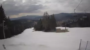 Obraz live z kamery prezentujący kilometrową trasę z wyciągu Wierchomla - Polanki.