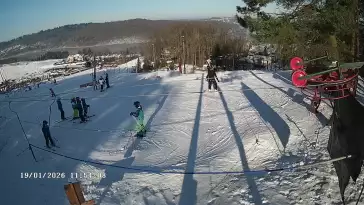 Widok z górnej stacji stoku Koszałkowo w Wieżycy