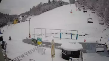 Widok na bramki i kolej linową w SOSZOWIE.