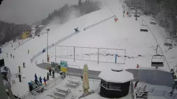 Widok na bramki i kolej linową w SOSZOWIE.