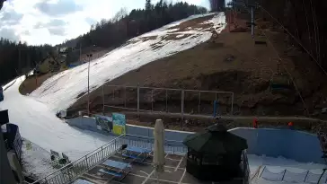 Widok na bramki i kolej linową w SOSZOWIE.