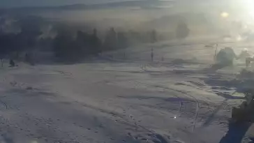 Widok na stok ośrodka narciarskiego Potoczki w Zębie